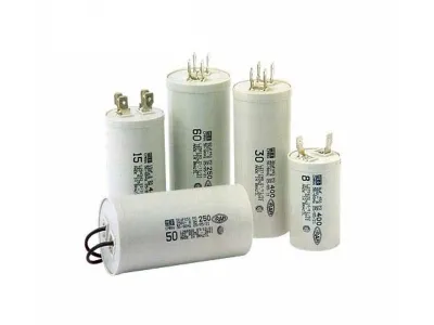 Capacitores